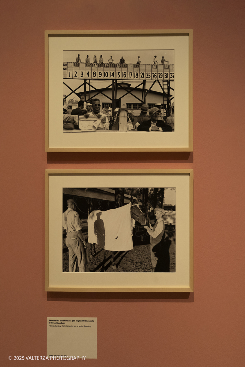 _DSF8494.jpg - 12-06-2025. Turin . Camera . Alfred Eisenstaedt installation. The picture ,  people attending the Indianaplis 500 at Motor speedway USA 1939