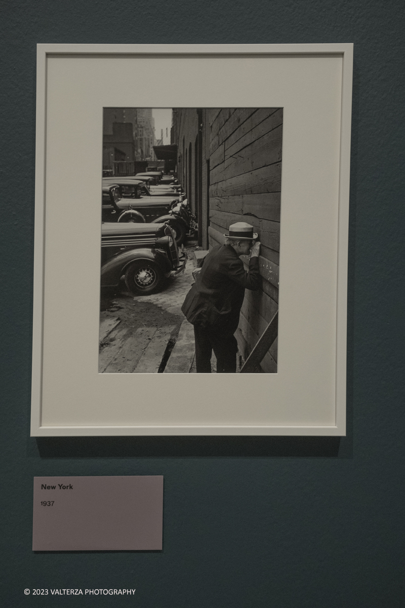_DSF1777.jpg - 18/10/2023. Torino. La mostra, 19 ottobre 2023 â€“ 4 febbraio 2024 a CAMERA,  Ã¨ composta da oltre centocinquanta immagini che ripercorrono lâ€™intera carriera del fotografo di origini ungheresi e celebra anche il sessantesimo anniversario della presenza del fotografo alla Biennale di Venezia. Nella foto New York 1937