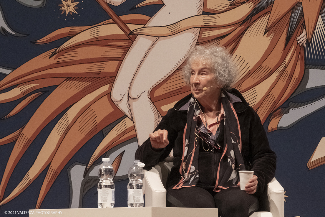 _DSF9734.jpg - 03/10/2021. Torino. In anteprima al Salone, l'incontro con Margaret Atwood, autrice canadese, Ã¨ tra le personalitÃ  piÃ¹ influenti della scena letteraria e culturale internazionale. Nella foto  Margaret Atwood