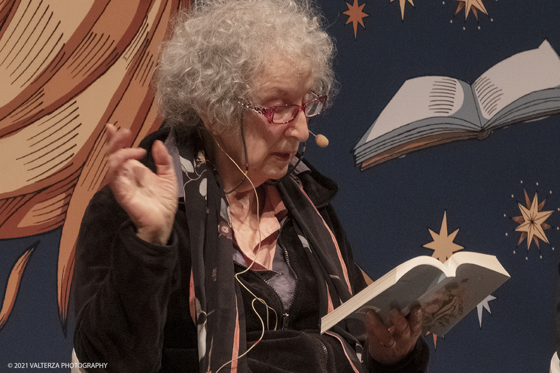 _DSF9967.jpg - 03/10/2021. Torino. In anteprima al Salone, l'incontro con Margaret Atwood, autrice canadese, Ã¨ tra le personalitÃ  piÃ¹ influenti della scena letteraria e culturale internazionale. Nella foto  Margaret Atwood