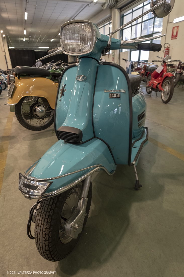 _DSF9422.jpg - 19/04/2021.Torino. Innocenti Lambretta 125 DL Macchia Nera; 1969-1971. L a serie DL Ã¨ l â€™evoluzione della famosa serie LI SX disegnata dal carrozziere Bertone.