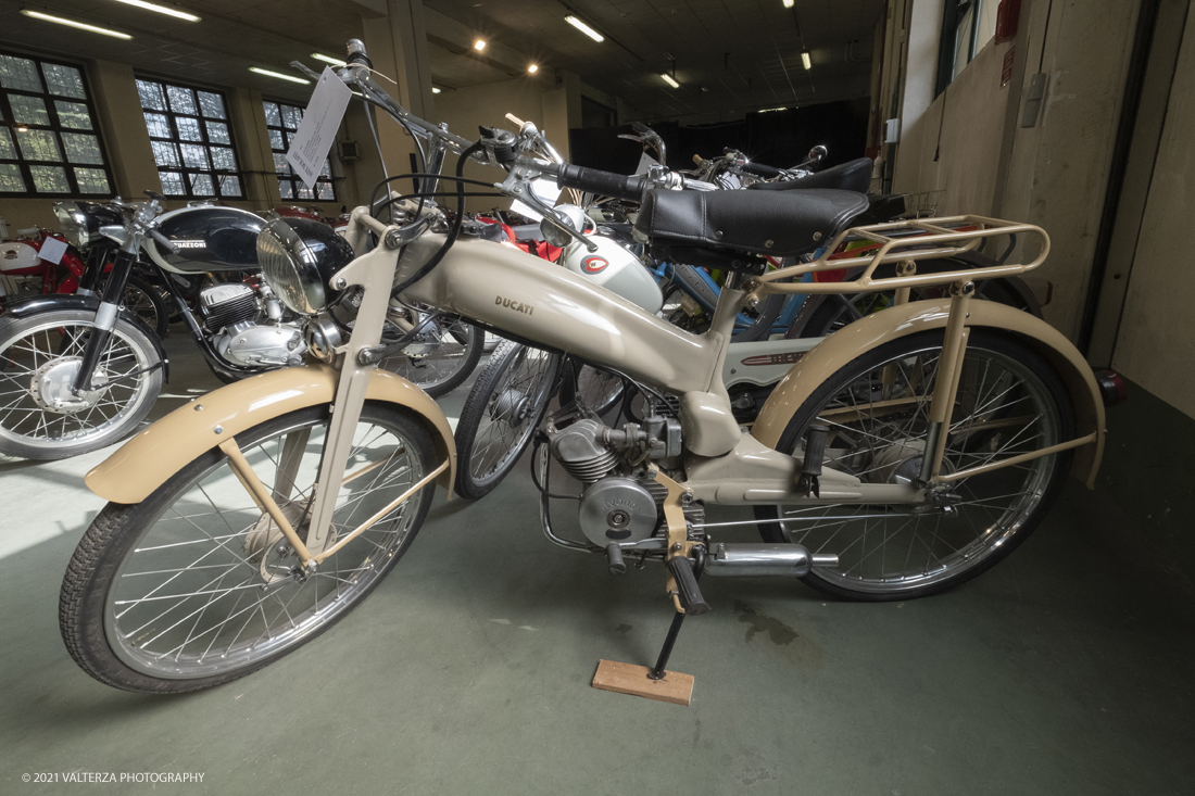 _DSF9584.jpg - 19/04/2021.Torino. Ducati Cucciolo T3; 1949. Il Cucciolo Ã¨ un modello con micromotore prodotto dalla Ducati dal 1945 al 1958. In breve il Cucciolo divenne il simbolo di un'epoca ed i successi commerciali furono ben superiori alle piÃ¹ rosee aspettative.