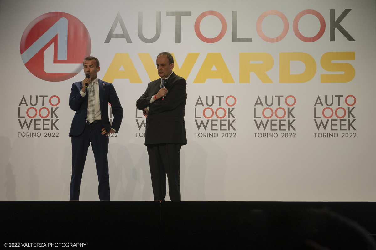 DSCF4380.jpg - 07/09/2022. Il gotha del motorsport a Torino per gli Autolook Awards nella foto Andrea Levy ( presidente Autollok week) e Paolo D'Alessio (ideatore Autolook Awards) introducono la manifestazione.