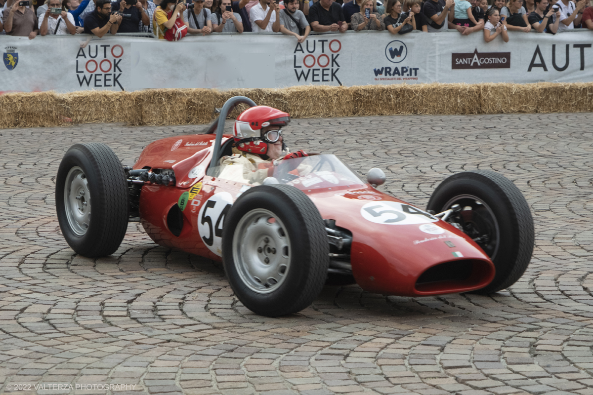 DSCF4855.jpg - 07/09/2022. Torino. Autolook Week Torino  Autolook Week Torino sarÃ  una rassegna dinamica che che dal 7 allâ€™11 settembre accompagna i visitatori tra le emozioni del motorsport, tra quei modelli che ne hanno scritto la storia e che sono entrati di diritto nei ricordi e nellâ€™immaginario degli appassionati. Nella foto parte dei mezzi sportivi presenti all'evento si sono esibiti in un minicircuito tra piazza Castello e piazza San Carlo