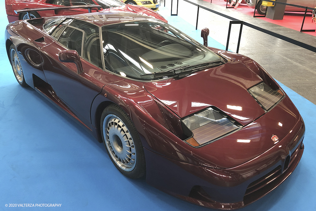 IMG_0537.jpg - 202/02/2020. Torino Lingotto Fiere. Il grande evento per gli appassionati di motori si Ã¨ chiuso domenica 2 febbraio con oltre 73.000 visitatori accorsi al Lingotto Fiere e allâ€™Oval di Torino, che nei quattro giorni hanno ospitato piÃ¹ di 1.200 espositori e circa 3.300 vetture tra instant-classic Anni â€™90, lussuose berline tedesche, affascinanti spider due posti, inarrestabili 4x4 e ancora, leggerissime moto da trial spagnole, iconiche Delta con livrea Martini Racing e sfrontate vetture da rally. Nella foto Bugatti EB 110