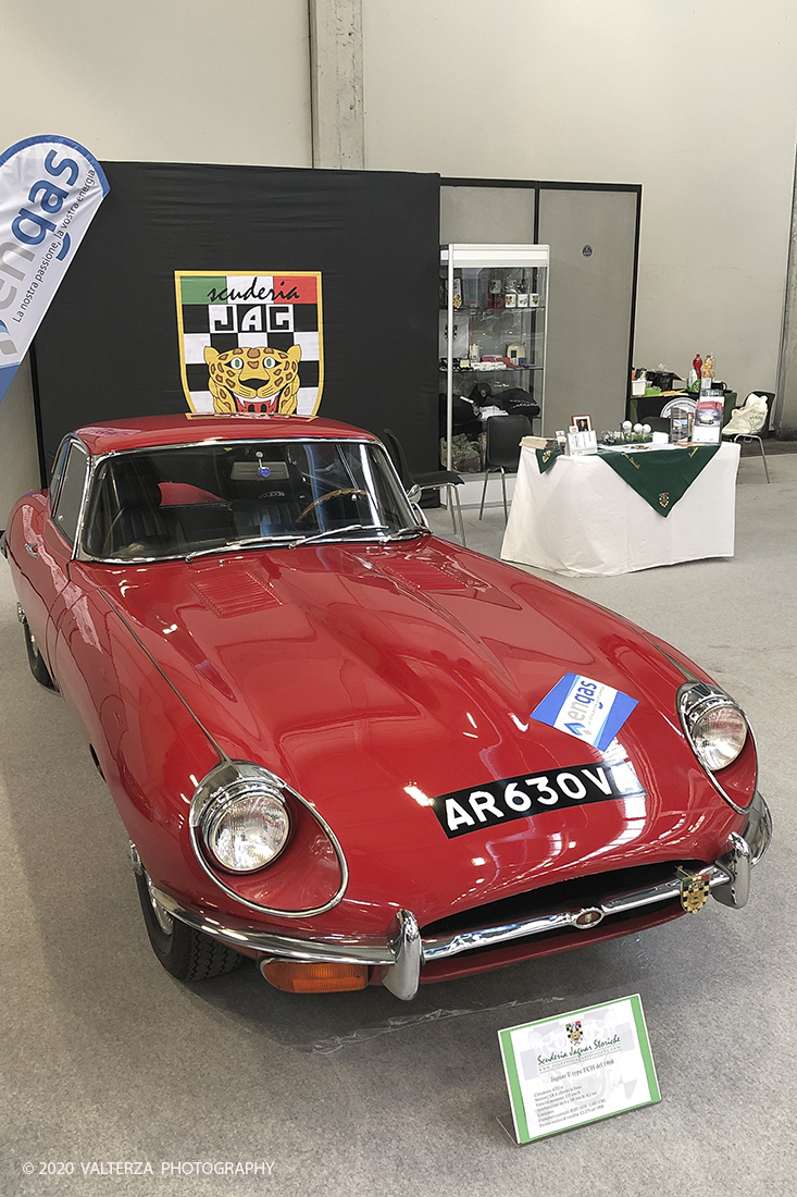 IMG_0548.jpg - 202/02/2020. Torino Lingotto Fiere. Il grande evento per gli appassionati di motori si Ã¨ chiuso domenica 2 febbraio con oltre 73.000 visitatori accorsi al Lingotto Fiere e allâ€™Oval di Torino, che nei quattro giorni hanno ospitato piÃ¹ di 1.200 espositori e circa 3.300 vetture tra instant-classic Anni â€™90, lussuose berline tedesche, affascinanti spider due posti, inarrestabili 4x4 e ancora, leggerissime moto da trial spagnole, iconiche Delta con livrea Martini Racing e sfrontate vetture da rally. Nella foto Jaguar E type FCH del 1968
