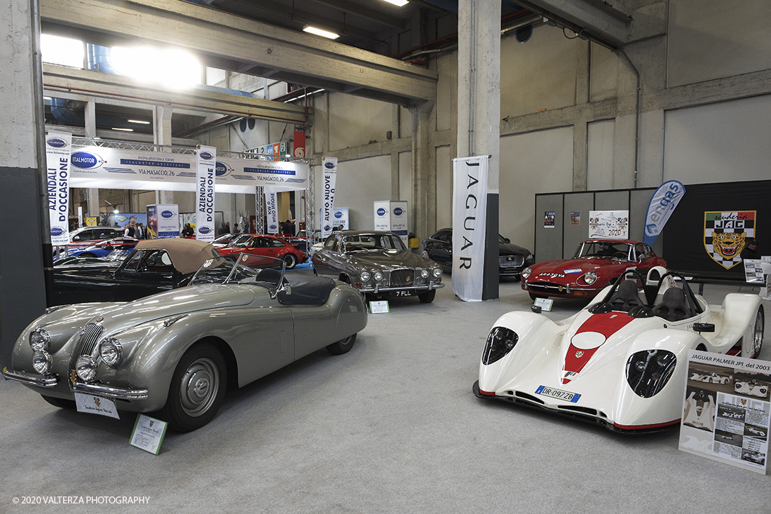 _DSF1834.jpg - 202/02/2020. Torino Lingotto Fiere. Il grande evento per gli appassionati di motori si Ã¨ chiuso domenica 2 febbraio con oltre 73.000 visitatori accorsi al Lingotto Fiere e allâ€™Oval di Torino, che nei quattro giorni hanno ospitato piÃ¹ di 1.200 espositori e circa 3.300 vetture tra instant-classic Anni â€™90, lussuose berline tedesche, affascinanti spider due posti, inarrestabili 4x4 e ancora, leggerissime moto da trial spagnole, iconiche Delta con livrea Martini Racing e sfrontate vetture da rally. Nella foto l'area dello stand Jaguar
