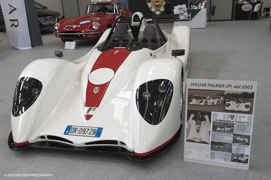 _DSF1845.jpg - 202/02/2020. Torino Lingotto Fiere. Il grande evento per gli appassionati di motori si Ã¨ chiuso domenica 2 febbraio con oltre 73.000 visitatori accorsi al Lingotto Fiere e allâ€™Oval di Torino, che nei quattro giorni hanno ospitato piÃ¹ di 1.200 espositori e circa 3.300 vetture tra instant-classic Anni â€™90, lussuose berline tedesche, affascinanti spider due posti, inarrestabili 4x4 e ancora, leggerissime moto da trial spagnole, iconiche Delta con livrea Martini Racing e sfrontate vetture da rally. Nella foto l'area dello stand Jaguar