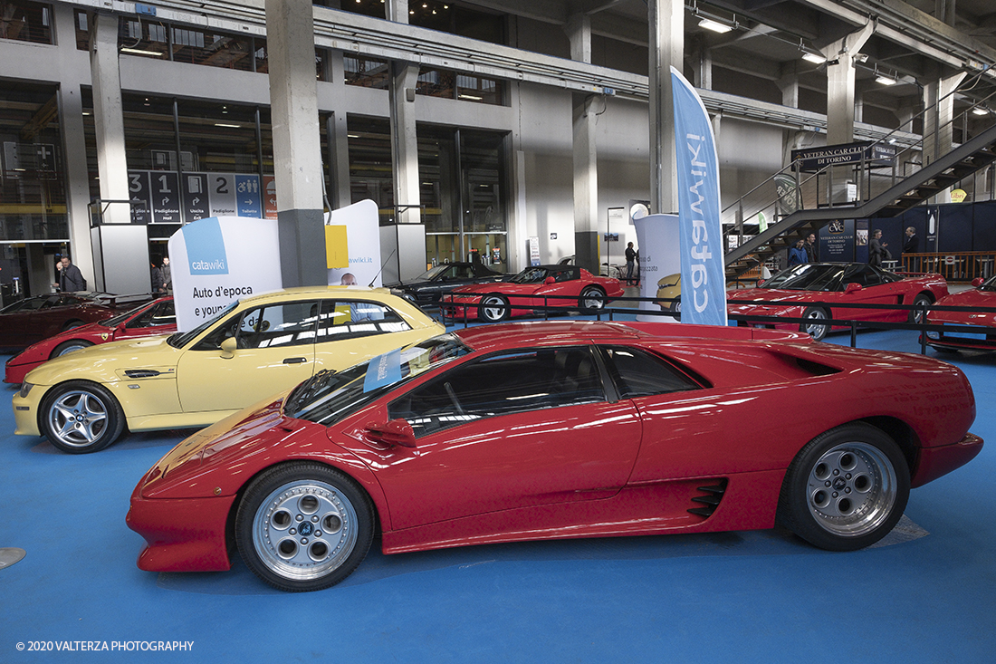 _DSF1858.jpg - 202/02/2020. Torino Lingotto Fiere. Il grande evento per gli appassionati di motori si Ã¨ chiuso domenica 2 febbraio con oltre 73.000 visitatori accorsi al Lingotto Fiere e allâ€™Oval di Torino, che nei quattro giorni hanno ospitato piÃ¹ di 1.200 espositori e circa 3.300 vetture tra instant-classic Anni â€™90, lussuose berline tedesche, affascinanti spider due posti, inarrestabili 4x4 e ancora, leggerissime moto da trial spagnole, iconiche Delta con livrea Martini Racing e sfrontate vetture da rally. Nella foto l'area con esposte le cosiddette Yougtimer piccole e grosse
