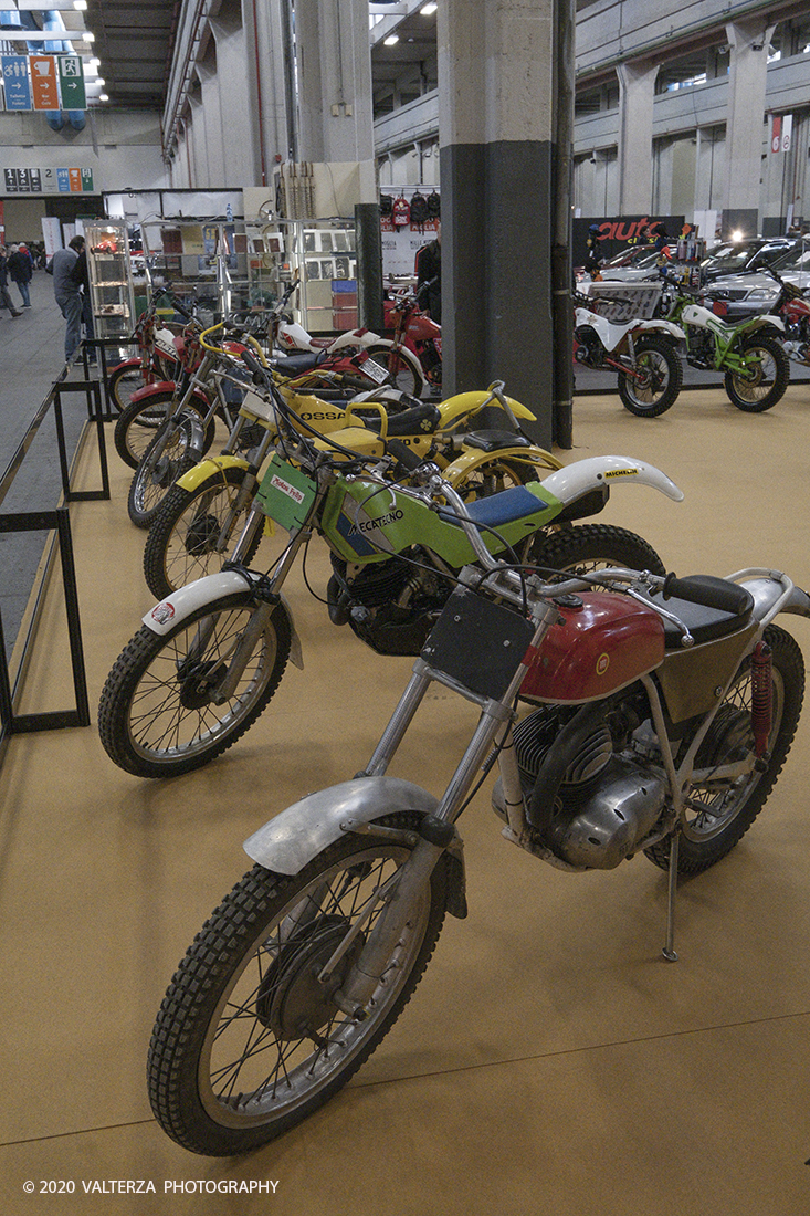 _DSF2156.jpg - 202/02/2020. Torino Lingotto Fiere. Il grande evento per gli appassionati di motori si Ã¨ chiuso domenica 2 febbraio con oltre 73.000 visitatori accorsi al Lingotto Fiere e allâ€™Oval di Torino, che nei quattro giorni hanno ospitato piÃ¹ di 1.200 espositori e circa 3.300 vetture tra instant-classic Anni â€™90, lussuose berline tedesche, affascinanti spider due posti, inarrestabili 4x4 e ancora, leggerissime moto da trial spagnole, iconiche Delta con livrea Martini Racing e sfrontate vetture da rally. Nella foto area della mostra dedicata alle moto storiche.