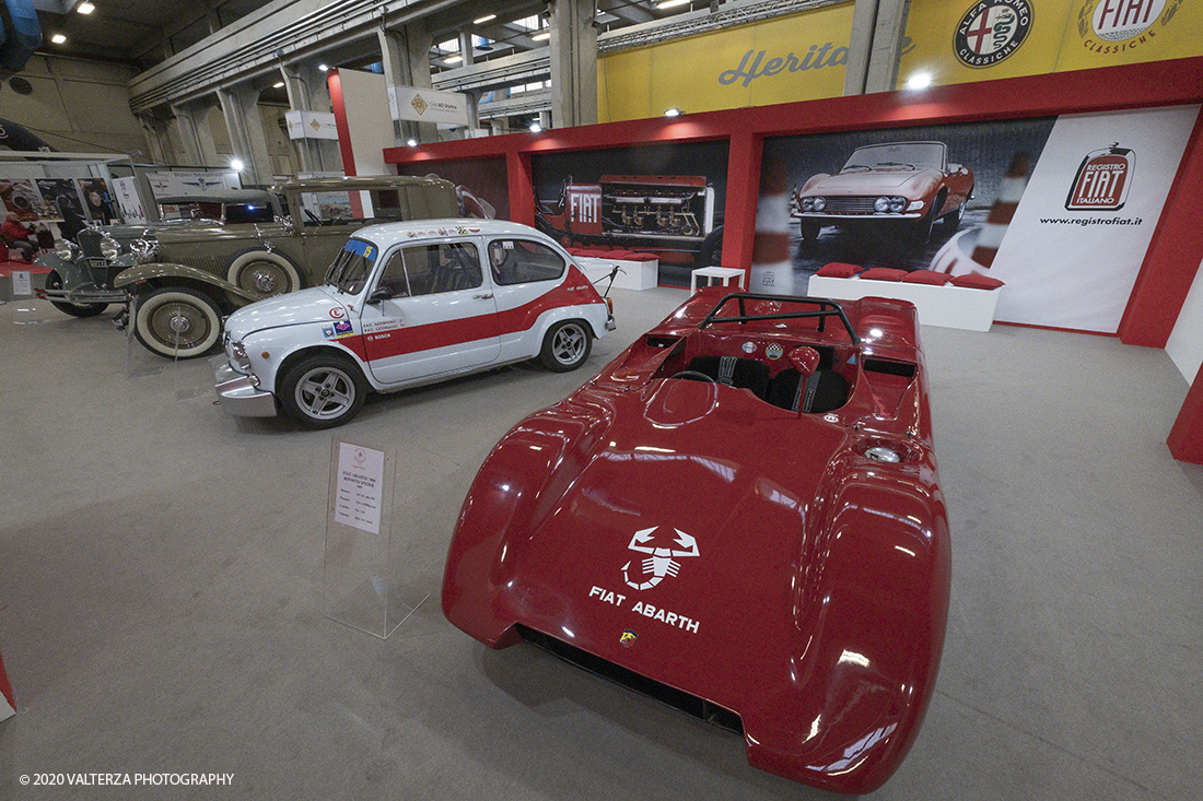 _DSF2171.jpg - 202/02/2020. Torino Lingotto Fiere. Il grande evento per gli appassionati di motori si Ã¨ chiuso domenica 2 febbraio con oltre 73.000 visitatori accorsi al Lingotto Fiere e allâ€™Oval di Torino, che nei quattro giorni hanno ospitato piÃ¹ di 1.200 espositori e circa 3.300 vetture tra instant-classic Anni â€™90, lussuose berline tedesche, affascinanti spider due posti, inarrestabili 4x4 e ancora, leggerissime moto da trial spagnole, iconiche Delta con livrea Martini Racing e sfrontate vetture da rally. Nella foto l'area espositiva del registro FIAT con in pp. una FIAT ABARTH 1000  Biposto Spyder del 1962