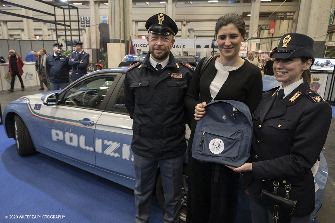_DSF2409.jpg - 202/02/2020. Torino Lingotto Fiere. Il grande evento per gli appassionati di motori si Ã¨ chiuso domenica 2 febbraio con oltre 73.000 visitatori accorsi al Lingotto Fiere e allâ€™Oval di Torino, che nei quattro giorni hanno ospitato piÃ¹ di 1.200 espositori e circa 3.300 vetture tra instant-classic Anni â€™90, lussuose berline tedesche, affascinanti spider due posti, inarrestabili 4x4 e ancora, leggerissime moto da trial spagnole, iconiche Delta con livrea Martini Racing e sfrontate vetture da rally. Nella foto la Sindaca Chiara Appendino in visita agli stand della mostra