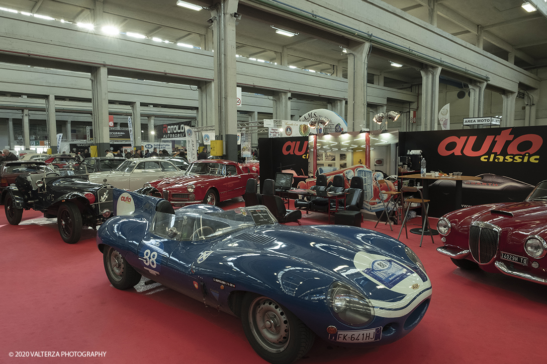 _DSF2905.jpg - 202/02/2020. Torino Lingotto Fiere. Il grande evento per gli appassionati di motori si Ã¨ chiuso domenica 2 febbraio con oltre 73.000 visitatori accorsi al Lingotto Fiere e allâ€™Oval di Torino, che nei quattro giorni hanno ospitato piÃ¹ di 1.200 espositori e circa 3.300 vetture tra instant-classic Anni â€™90, lussuose berline tedesche, affascinanti spider due posti, inarrestabili 4x4 e ancora, leggerissime moto da trial spagnole, iconiche Delta con livrea Martini Racing e sfrontate vetture da rally. Nella foto lo stand di Auto d'Epoca.