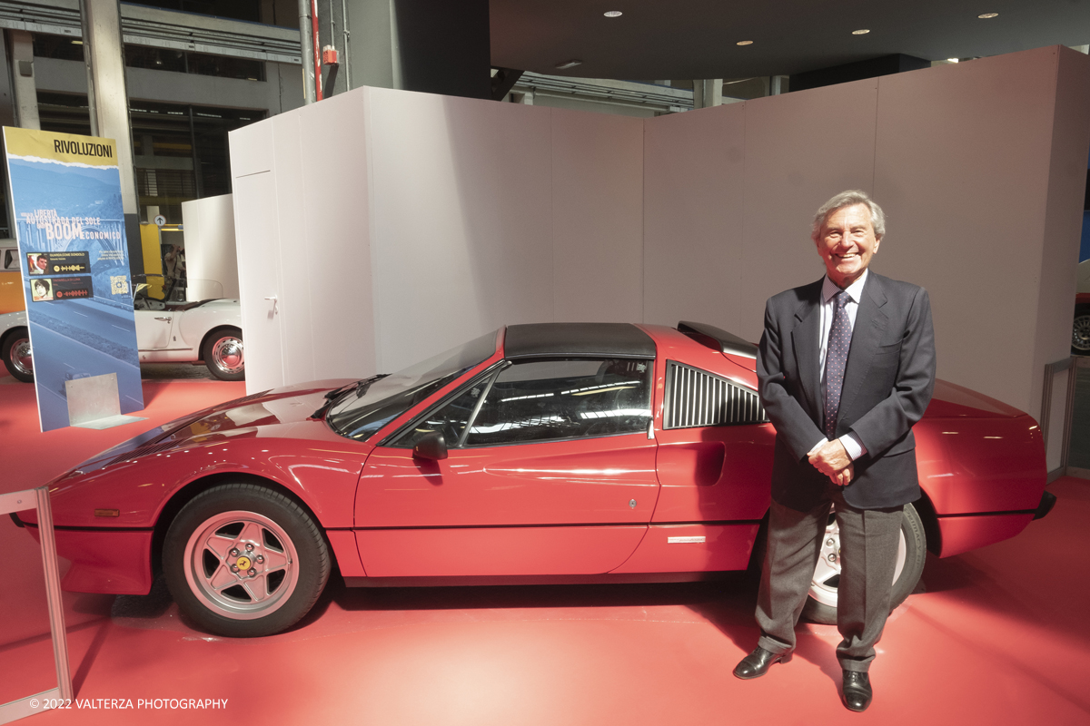 _DSF5007.jpg - 28/04/2022. Torino. Ritorna AutomotoretrÃ² e Automotoracing la doppia rassegna dedicata alle auto storiche, sportive, elaborate e da competizione. Nella foto il designer Leonardo Fioravanti con Ferrari 308 GTS quattrovalvole