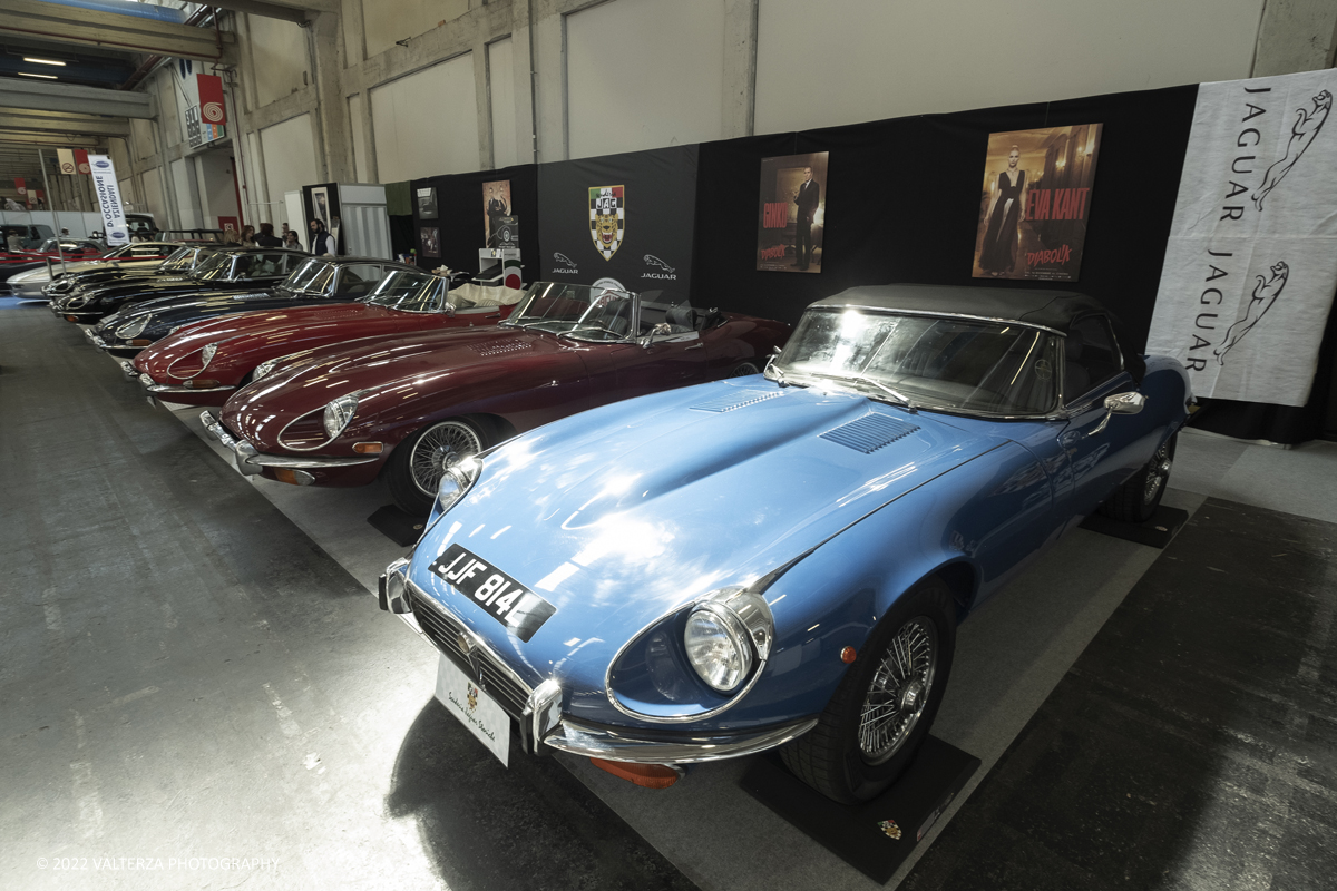 _DSF5047.jpg - 28/04/2022. Torino. Ritorna AutomotoretrÃ² e Automotoracing la doppia rassegna dedicata alle auto storiche, sportive, elaborate e da competizione. Nella foto lo stand della scuderia Jaguar Storiche
