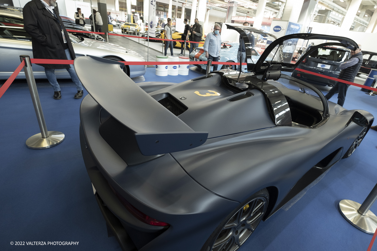 _DSF5086.jpg - 28/04/2022. Torino. Ritorna AutomotoretrÃ² e Automotoracing la doppia rassegna dedicata alle auto storiche, sportive, elaborate e da competizione. Nella foto lo stand della Italmotor con una Dallara Stradale