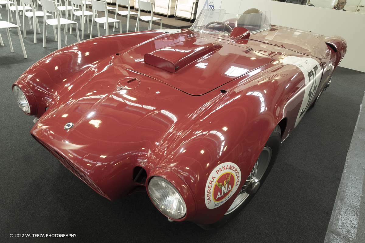 _DSF5139.jpg - 28/04/2022. Torino. Ritorna AutomotoretrÃ² e Automotoracing la doppia rassegna dedicata alle auto storiche, sportive, elaborate e da competizione. Nella foto Lancia D24 1953