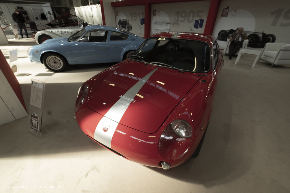 _DSF5179.jpg - 28/04/2022. Torino. Ritorna AutomotoretrÃ² e Automotoracing la doppia rassegna dedicata alle auto storiche, sportive, elaborate e da competizione. Nella foto Simca Abarth 1300 GT CoupÃ¨ 1963