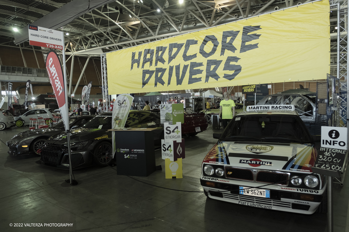 _DSF8330.jpg - 28/04/2022. Torino. Ritorna AutomotoretrÃ² e Automotoracing la doppia rassegna dedicata alle auto storiche, sportive, elaborate e da competizione. Nella foto lo stand degli Hardcore Drivers nell'edificio dell'Oval