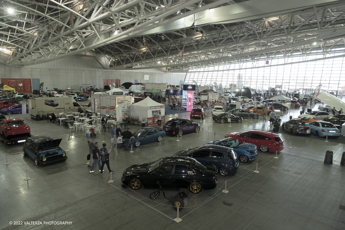 _DSF8374.jpg - 28/04/2022. Torino. Ritorna AutomotoretrÃ² e Automotoracing la doppia rassegna dedicata alle auto storiche, sportive, elaborate e da competizione. Nella foto l'area espositiva dell'Oval