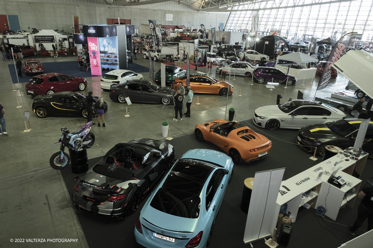 _DSF8380.jpg - 28/04/2022. Torino. Ritorna AutomotoretrÃ² e Automotoracing la doppia rassegna dedicata alle auto storiche, sportive, elaborate e da competizione. Nella foto l'area espositiva dell'Oval