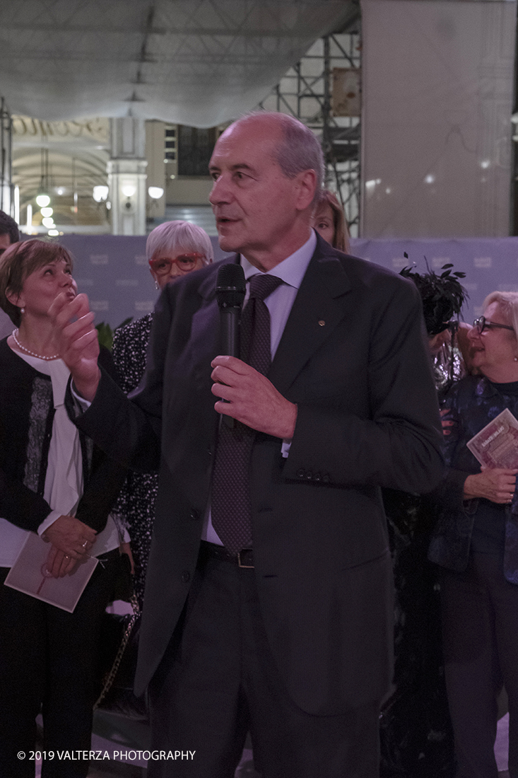 _DSF2950.jpg - 29/10/2019. Torino. Da oggi in libreria â€œUna grande storia del gusto a Torinoâ€� edito da Rizzoli. Un omaggio a Torino, alla grande tradizione di eccellenza cioccolatiera e dolciaria dell'azienda e del fermento culturale di cui Ã¨ sempre stato testimone il CaffÃ¨ Baratti & Milano di Piazza Castello e della Galleria Subalpina! Nella foto il discorso di benvenuto ai presenti da parte del Dott. Guido Repetto, Presidente ed  AD di Baratti & Milano