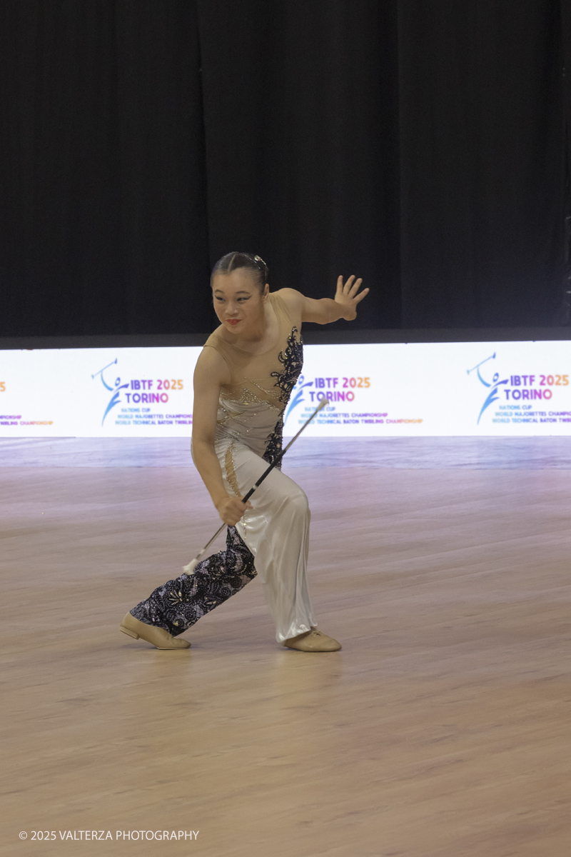 _G5A7402.jpg - 09/08/2025. Torino. Campionato del mondo di Twirling!  â€œ2025 IBTF "Technical Baton Twirling Championship, August 8 - August 10  â€œLâ€™esibizione della campionessa  giapponese  Yuri ANAN nella specialitÃ  â€œArtistic twirl Jr. women World