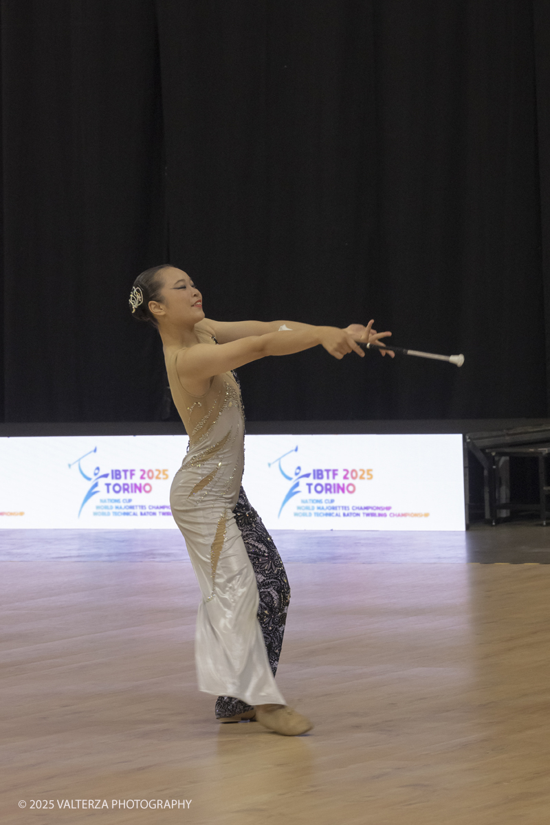 _G5A7415.jpg - 09/08/2025. Torino. Campionato del mondo di Twirling!  â€œ2025 IBTF "Technical Baton Twirling Championship, August 8 - August 10  â€œLâ€™esibizione della campionessa  giapponese  Yuri ANAN nella specialitÃ  â€œArtistic twirl Jr. women World