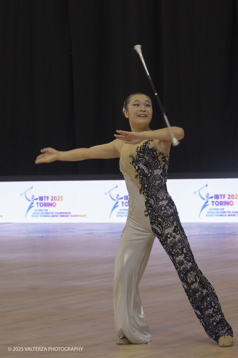_G5A7740.jpg - 09/08/2025. Torino. Campionato del mondo di Twirling!  â€œ2025 IBTF "Technical Baton Twirling Championship, August 8 - August 10  â€œLâ€™esibizione della campionessa  giapponese  Yuri ANAN nella specialitÃ  â€œArtistic twirl Jr. women World