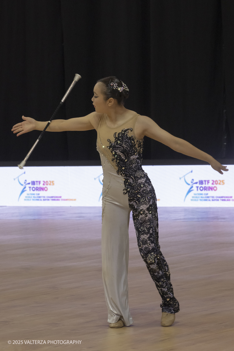 _G5A7769.jpg - 09/08/2025. Torino. Campionato del mondo di Twirling!  â€œ2025 IBTF "Technical Baton Twirling Championship, August 8 - August 10  â€œLâ€™esibizione della campionessa  giapponese  Yuri ANAN nella specialitÃ  â€œArtistic twirl Jr. women World