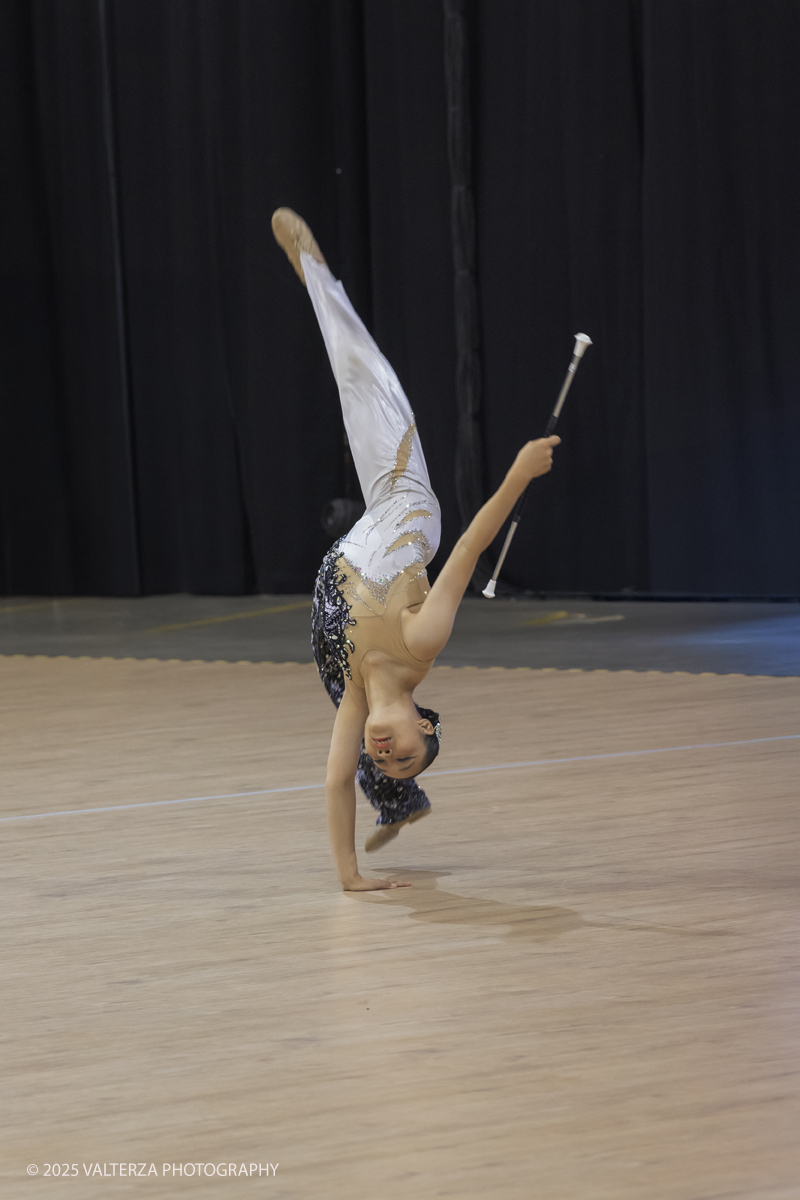 _G5A7865.jpg - 09/08/2025. Torino. Campionato del mondo di Twirling!  â€œ2025 IBTF "Technical Baton Twirling Championship, August 8 - August 10  â€œLâ€™esibizione della campionessa  giapponese  Yuri ANAN nella specialitÃ  â€œArtistic twirl Jr. women World
