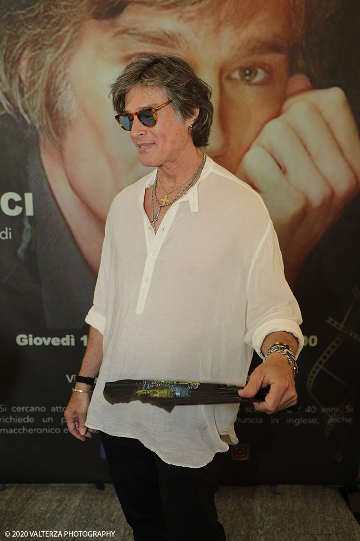 _G3I3478.jpg - 16/07/2020. Torino. Tutti in coda, dalle 10 del mattino davanti a Palazzo Saluzzo Paesana, per il casting del nuovo film diretto da Ronn Moss . Un film che si intitola Â«Viaggio a sorpresaÂ» e che verrÃ  girato da settembre in Puglia. Il casting Ã¨ organizzato dalla torinese CDH Cinema District Hub di Mirella Rocca e Domenico Barbano. Nella foto Ronn Moss