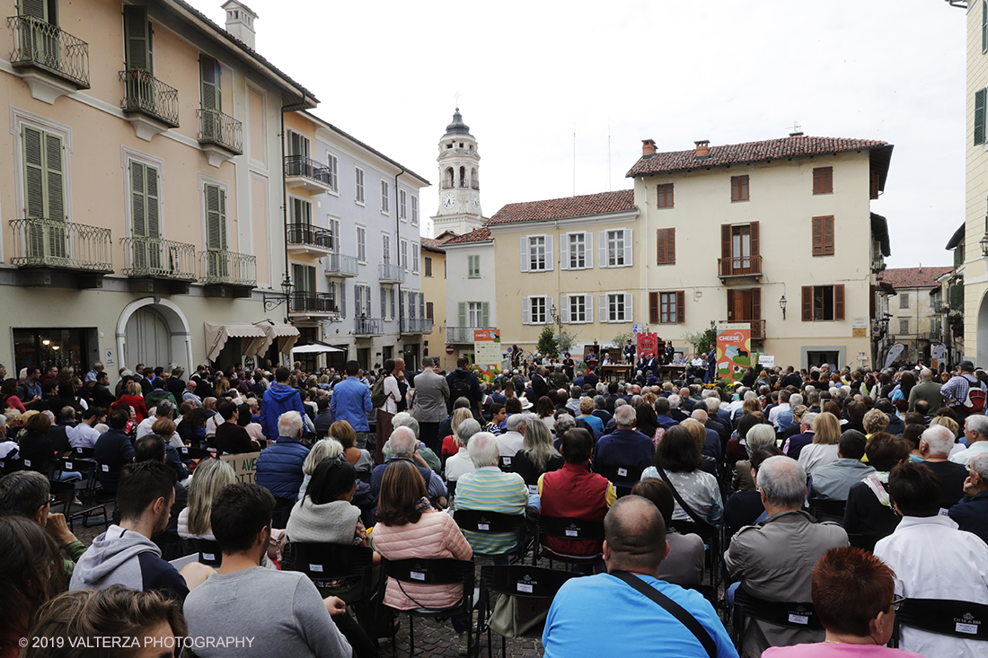 _G3I5164.jpg - 20/09/2019. Bra. Inaugurazione di Cheese 2019 con la presenza della ministra dell'agricoltura Teresa Bellanova.. Nella foto piazza Caduti della libertÃ  gremita per l'evento.