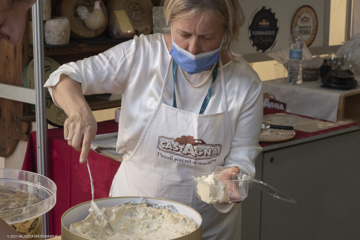 _DSF1726.jpg - 17/09/2021. Bra. Cheese Ã¨  la piÃ¹ importante fiera italiana dedicata al formaggio ai latticini ed al latte crudo. Nella foto stand di affinatori di formaggi