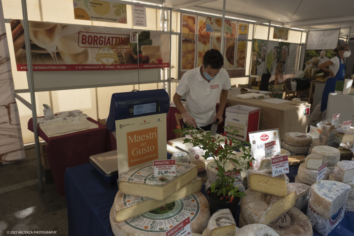 _DSF1739.jpg - 17/09/2021. Bra. Cheese Ã¨  la piÃ¹ importante fiera italiana dedicata al formaggio ai latticini ed al latte crudo. Nella foto stand di affinatori di formaggi