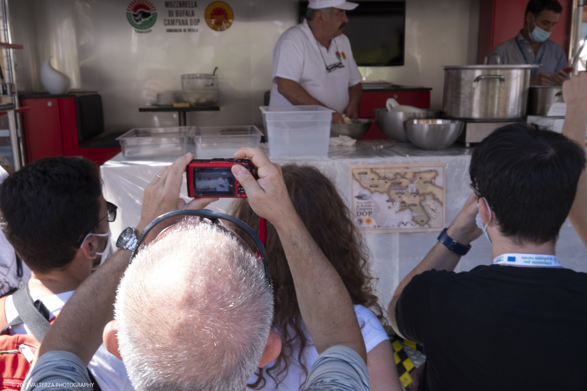 _DSF7348.jpg - 17/09/2021. Bra. Cheese Ã¨  la piÃ¹ importante fiera italiana dedicata al formaggio ai latticini ed al latte crudo. Nella foto l'area dedicata alle cucine di strada ed al food truck