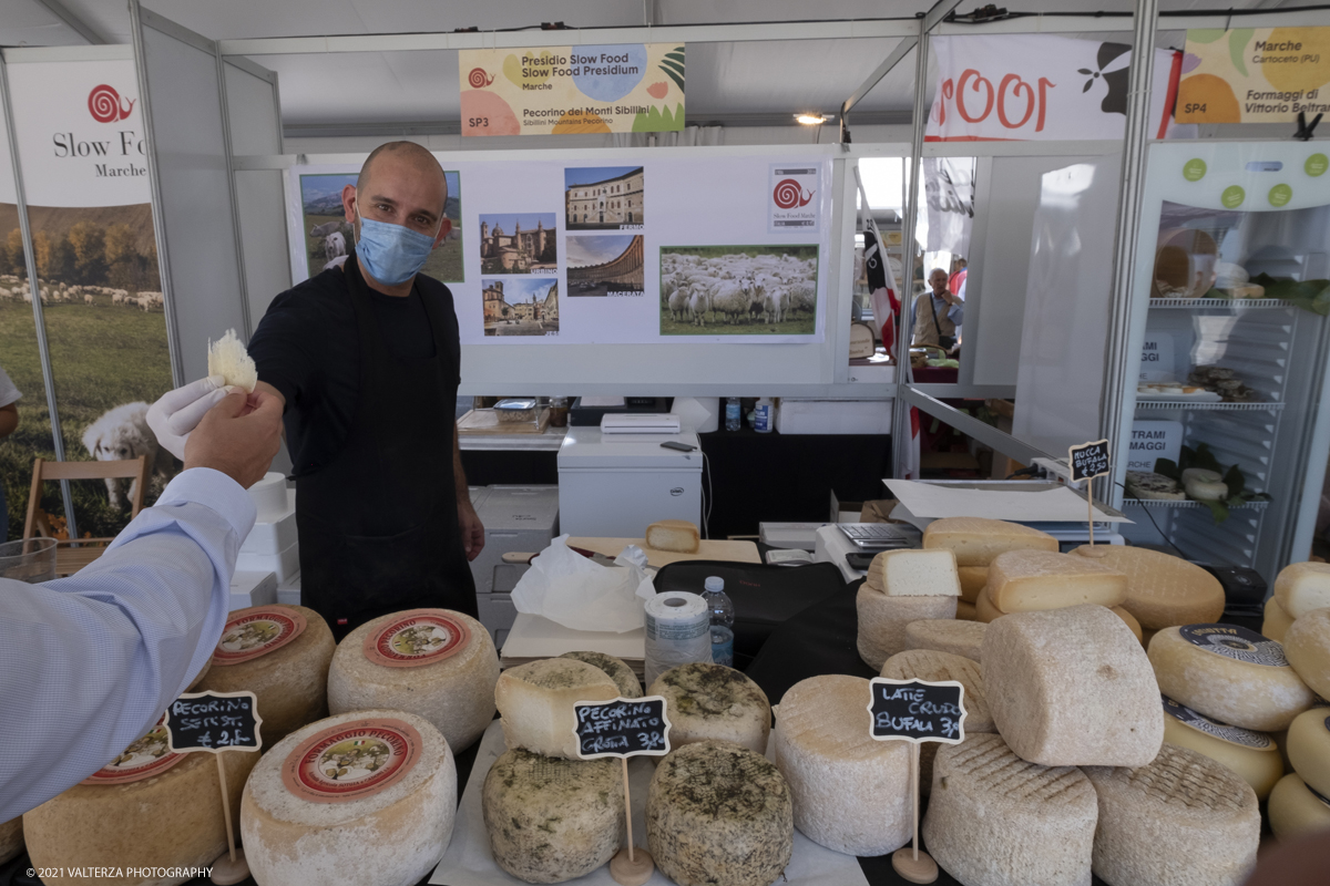 _DSF7380.jpg - 17/09/2021. Bra. Cheese Ã¨  la piÃ¹ importante fiera italiana dedicata al formaggio ai latticini ed al latte crudo. Nella foto stand dedicati ai formaggi delle diverse regioni italiane.