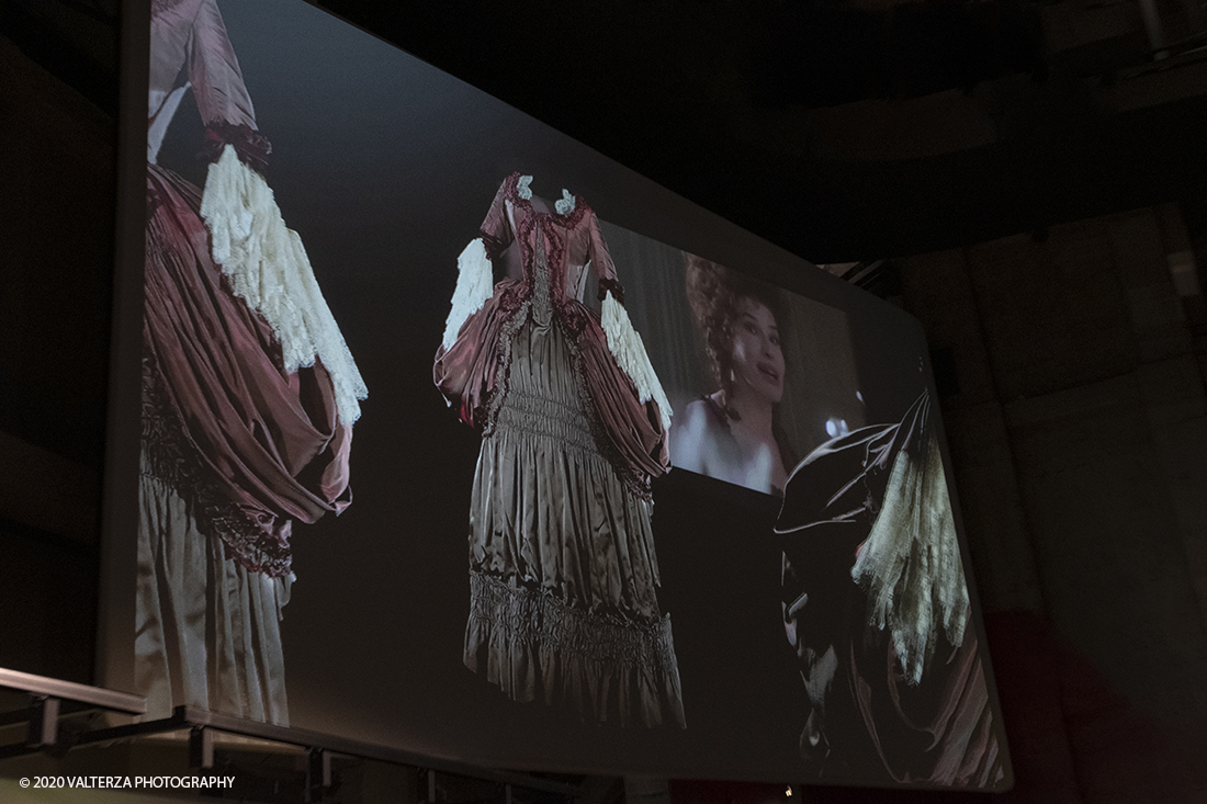 _DSF5011.jpg - 13/02/2020.Torino. In occasione del progetto "Torino cittÃ  del cinema 2020 . Un film lungo un anno"  Il Museo nazionale del Cinema presenta in anteprima asssoluta una mostra dove cinema, arte, moda si fondono per celebrare la straordinaria Sartoria Annamode. Nella foto allestimento multimediale.