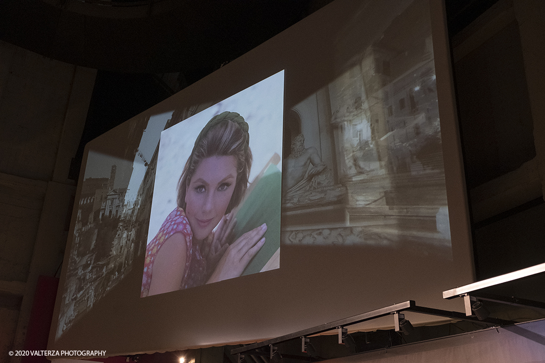 _DSF5022.jpg - 13/02/2020.Torino. In occasione del progetto "Torino cittÃ  del cinema 2020 . Un film lungo un anno"  Il Museo nazionale del Cinema presenta in anteprima asssoluta una mostra dove cinema, arte, moda si fondono per celebrare la straordinaria Sartoria Annamode. Nella foto allestimento multimediale.