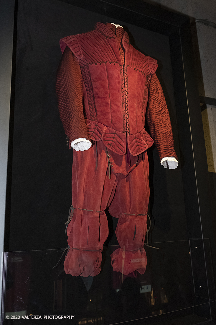 _DSF5083.jpg - 13/02/2020.Torino. In occasione del progetto "Torino cittÃ  del cinema 2020 . Un film lungo un anno"  Il Museo nazionale del Cinema presenta in anteprima asssoluta una mostra dove cinema, arte, moda si fondono per celebrare la straordinaria Sartoria Annamode. Nella foto foto costume per Il film Destino di un Cavaliere a Knght's Tale USA 2001