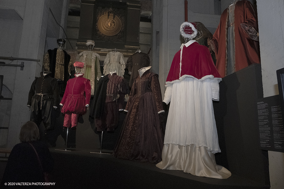 _DSF5277.jpg - 13/02/2020.Torino. In occasione del progetto "Torino cittÃ  del cinema 2020 . Un film lungo un anno"  Il Museo nazionale del Cinema presenta in anteprima asssoluta una mostra dove cinema, arte, moda si fondono per celebrare la straordinaria Sartoria Annamode. Nella foto un momento della visita alla mostra.