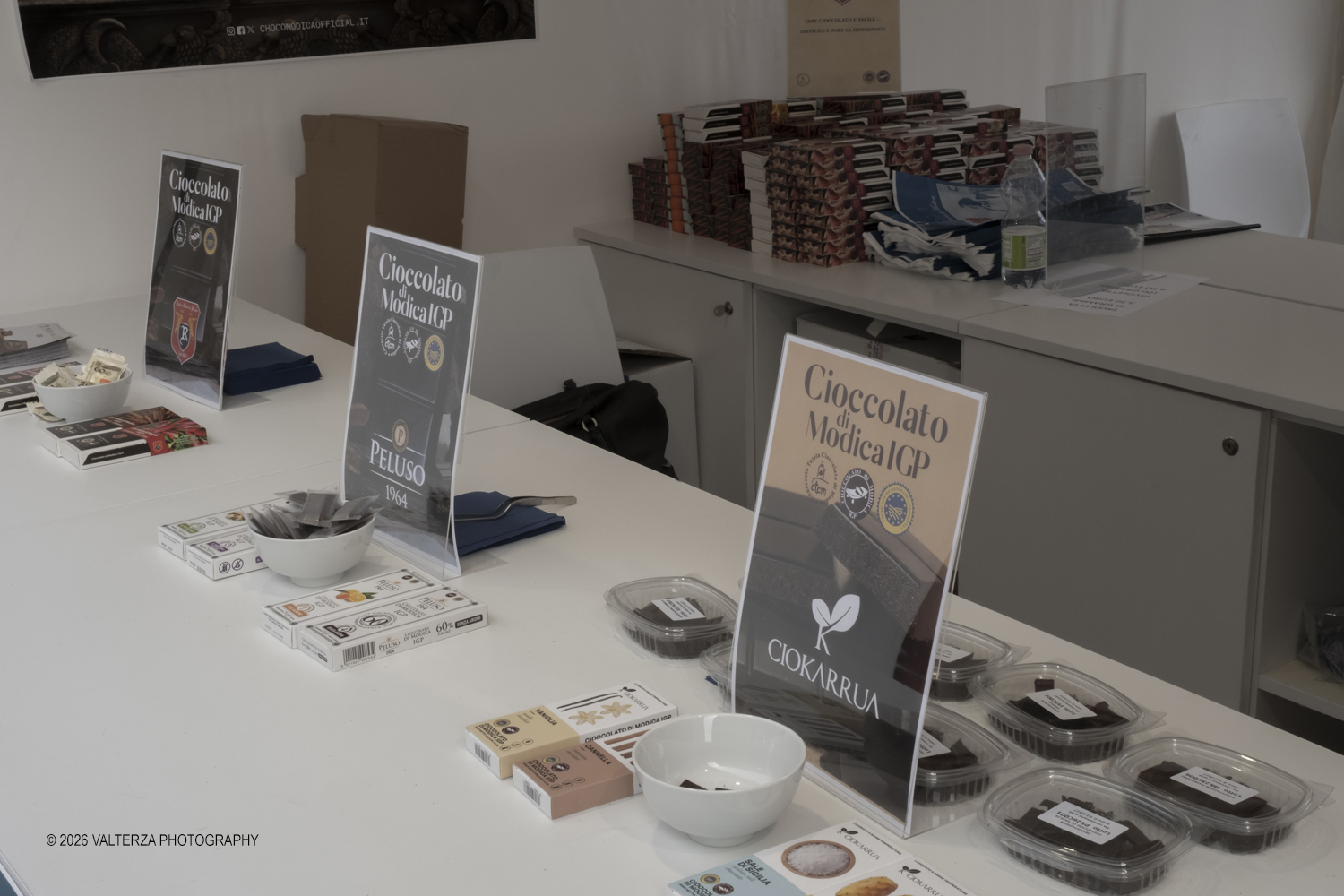 DSCF1810.jpg - 13/02/2026. Torino. CioccolaTÃ² 2026 si presenta come una conferma del format rinnovato lo scorso anno, ma fedele alla sua anima originaria: mettere al centro la qualitÃ  artigianale, la filiera, lâ€™innovazione e la cultura del cacao. Nella foto Stand Consorrzio di Tutela del Cioccolato di Modica IGP