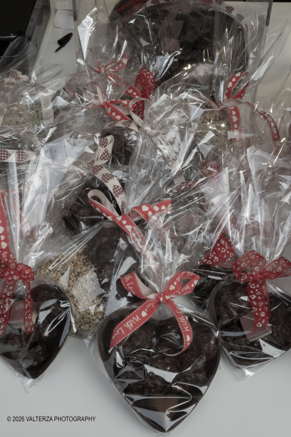 DSCF1880.jpg - 13/02/2026. Torino. CioccolaTÃ² 2026 si presenta come una conferma del format rinnovato lo scorso anno, ma fedele alla sua anima originaria: mettere al centro la qualitÃ  artigianale, la filiera, lâ€™innovazione e la cultura del cacao. Nella foto Baci di Cherasco