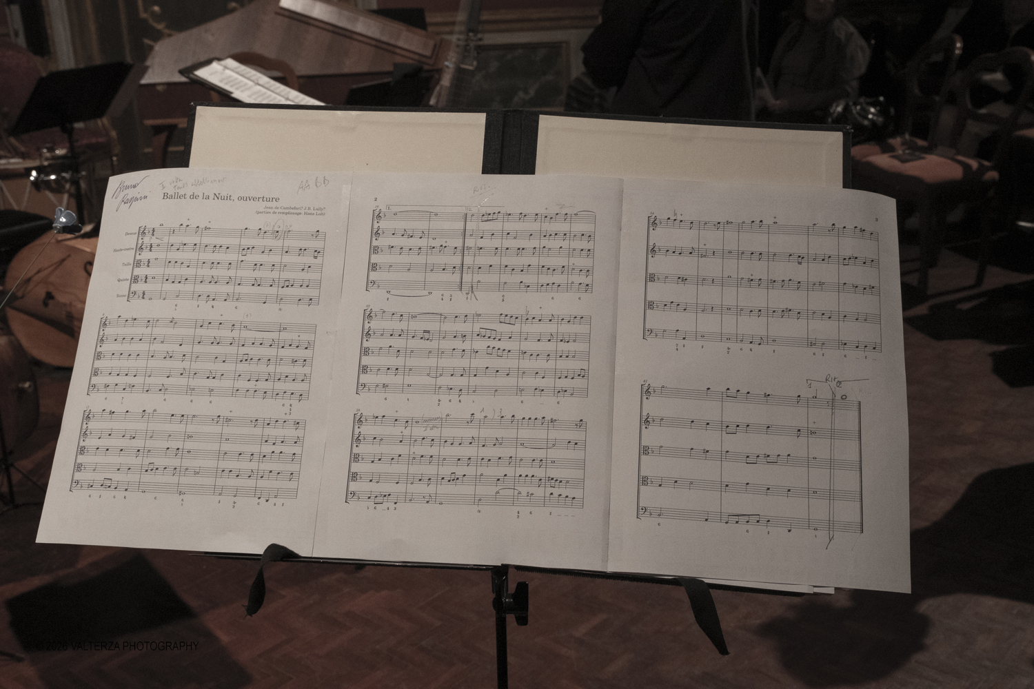 DSCF2034.jpg - 17/02/2026. Torino. A Palazzo Barolo nel Salone delle Feste, e' andato  in scena Carnevale Barocco - Musica & Cioccolato, uno spettacolo che intreccia storia, musica e gusto a chiusura della manifestazione. Nella foto spartito del Ballet de la Nuit, Ouverture