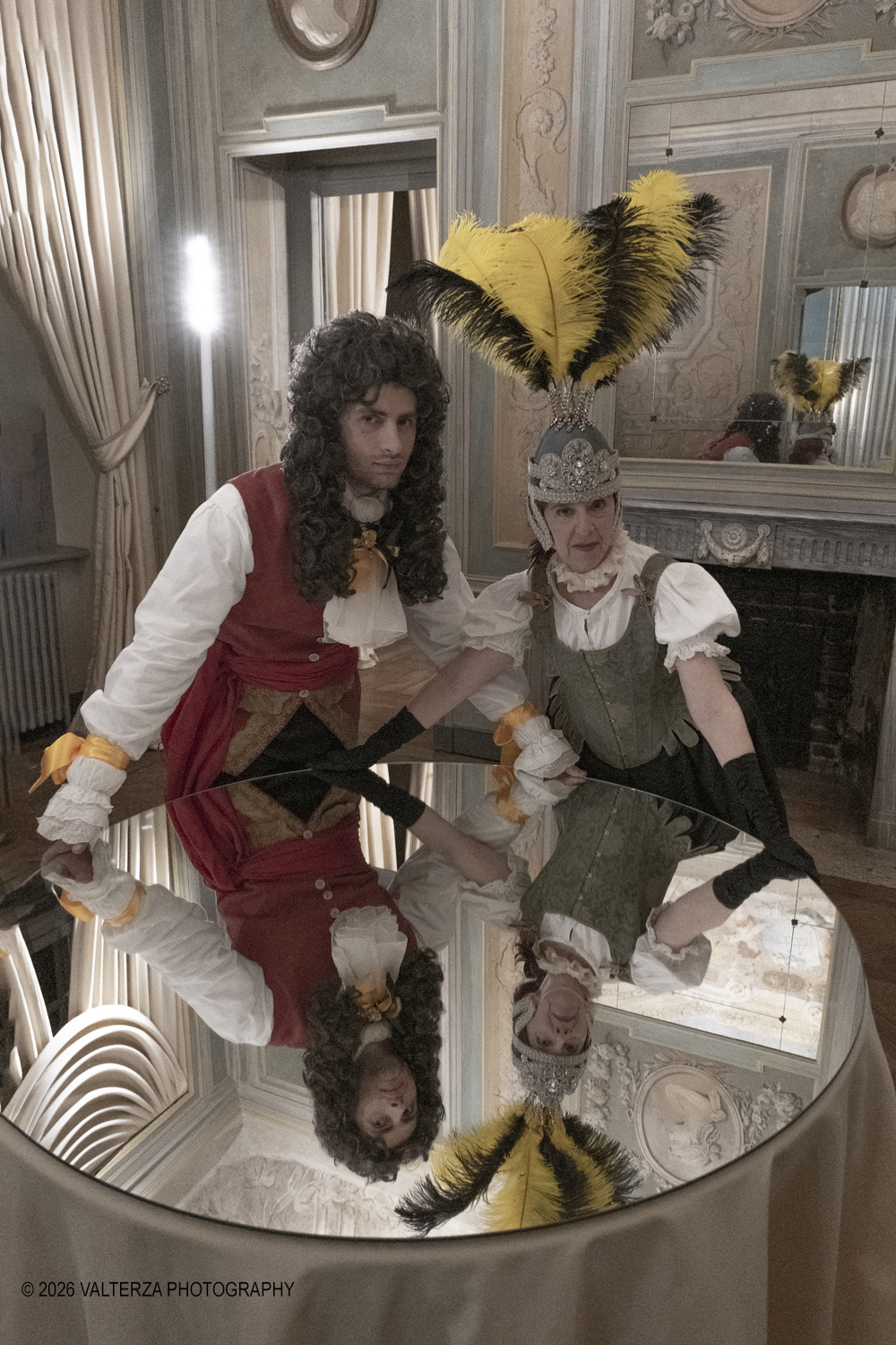 DSCF2100.jpg - 17/02/2026. Torino. A Palazzo Barolo nel Salone delle Feste, e' andato in scena Carnevale Barocco - Musica & Cioccolato, uno spettacolo che intreccia storia, musica e gusto a chiusura della manifestazione. Nella foto rievocatori  della manifestazione