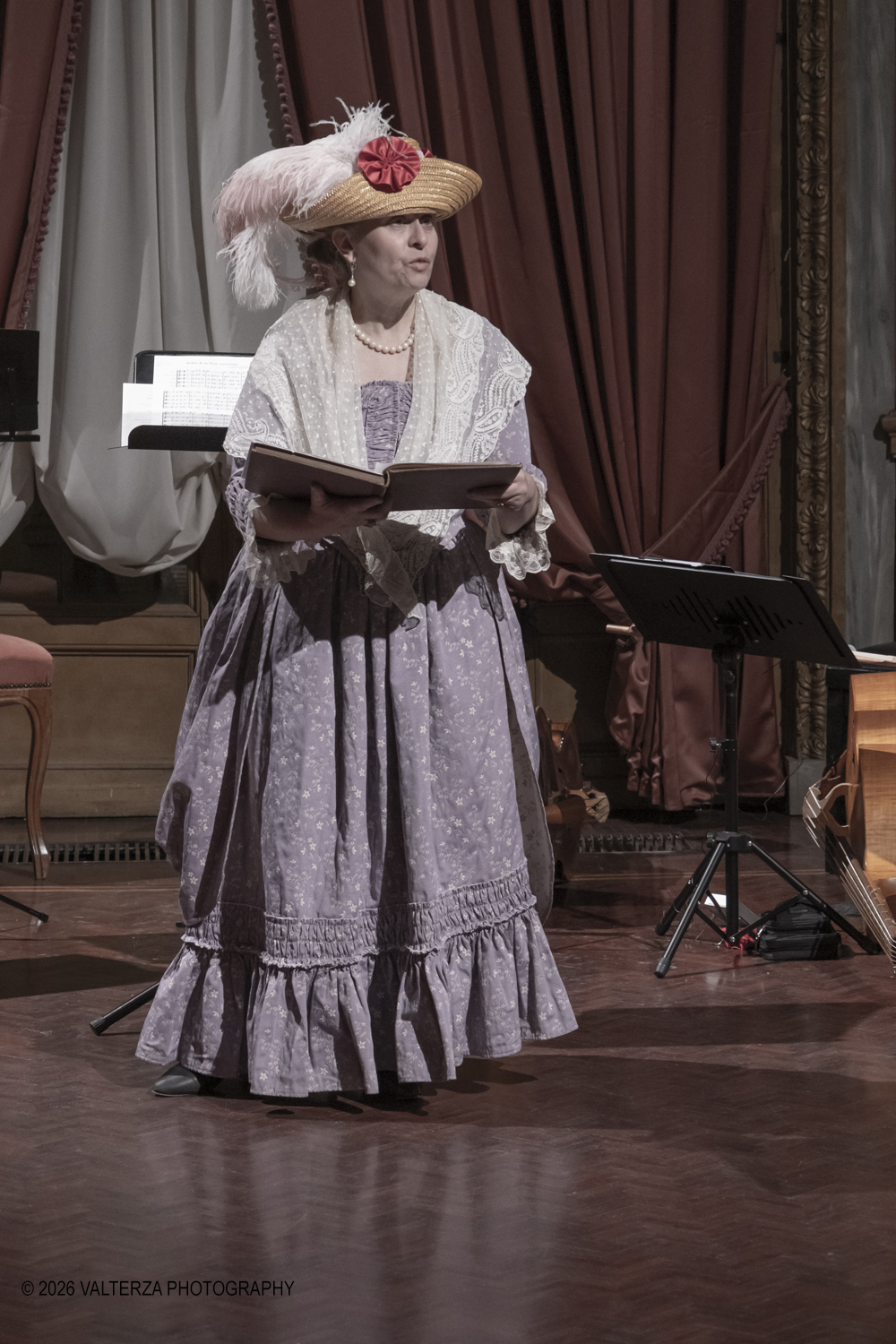 DSCF2210.jpg - 17/02/2026. Torino. A Palazzo Barolo nel Salone delle Feste, e' andato in scena  Carnevale Barocco - Musica & Cioccolato, uno spettacolo che intreccia storia, musica e gusto a chiusura della manifestazione. Nella foto un momento del concerto con intermezzi di storie del cioccolato