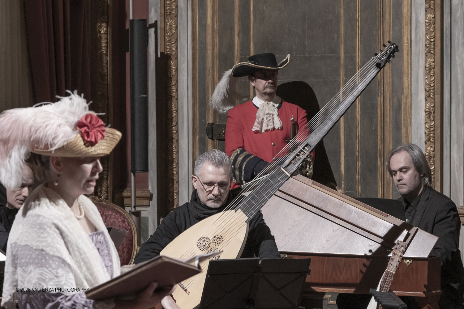 DSCF2438.jpg - 17/02/2026. Torino. A Palazzo Barolo nel Salone delle Feste, e' andato in scena  Carnevale Barocco - Musica & Cioccolato, uno spettacolo che intreccia storia, musica e gusto a chiusura della manifestazione. Nella foto un momento del concerto con intermezzi di storie del cioccolato