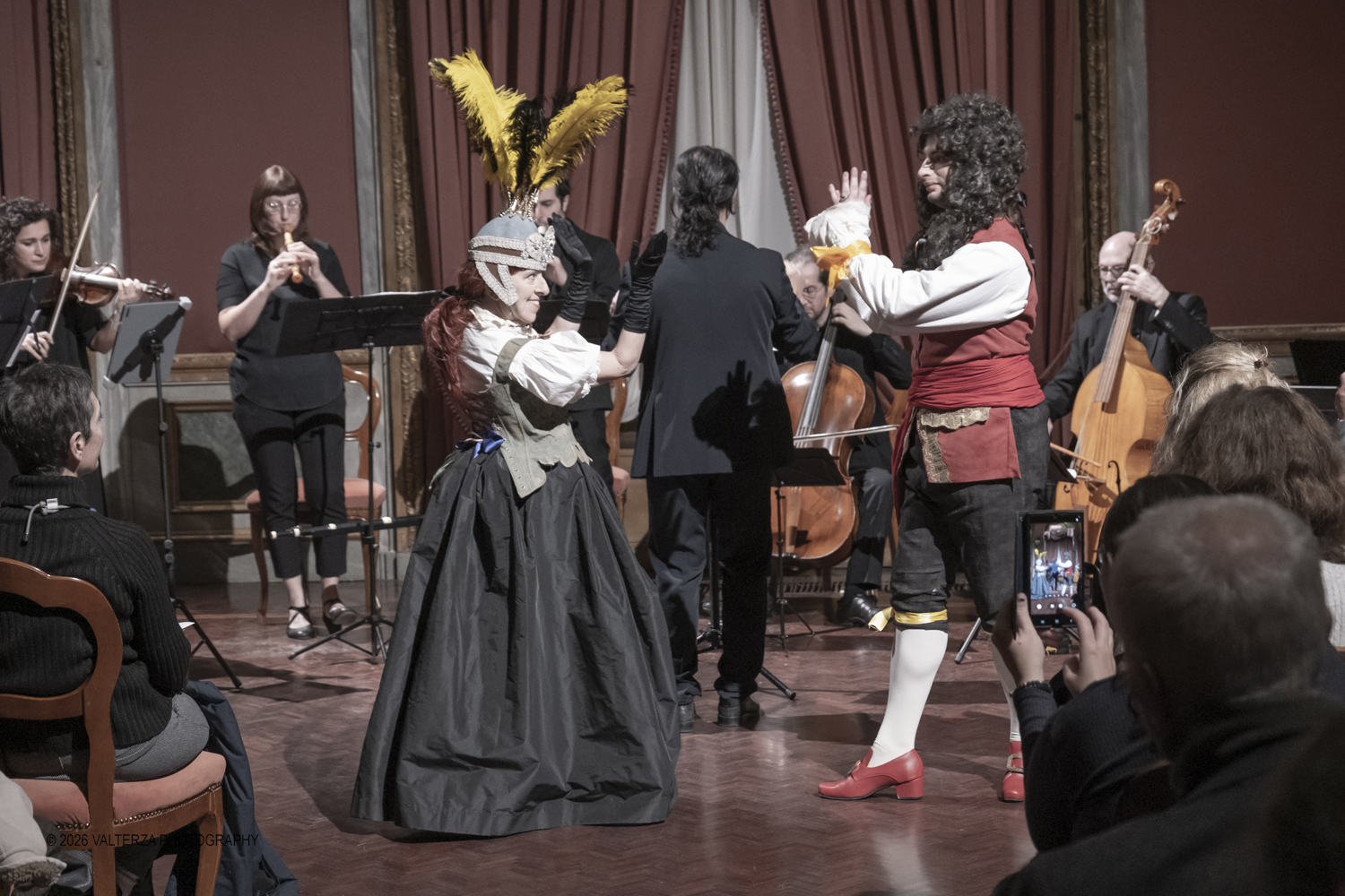 DSCF2500-2.jpg - 17/02/2026. Torino. A Palazzo Barolo nel Salone delle Feste, e' andato in scena  Carnevale Barocco - Musica & Cioccolato, uno spettacolo che intreccia storia, musica e gusto a chiusura della manifestazione. Nella foto balli d'epoca di due dei rievocatori