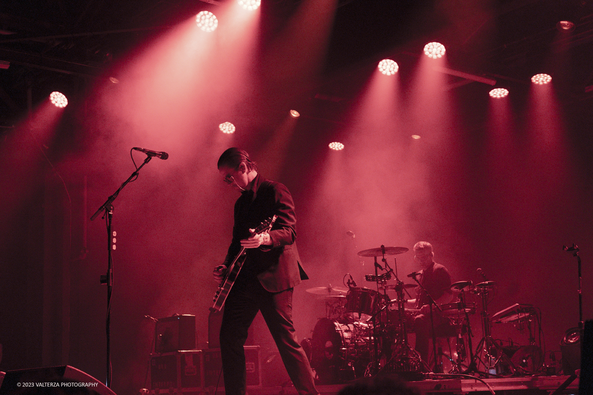 _G5A8984.jpg - 26/06/2023. Torino. Gli Interpol in concerto alle OGR. Nella foto Paul Banks voce e chitarra.