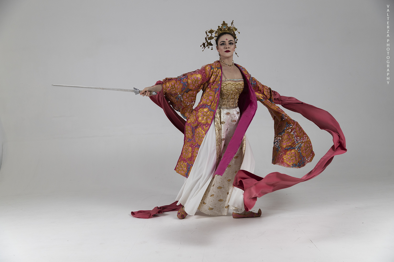 _G3I7684.jpg - Eleonora Burzio interpreta Xiao Mei dal film cult  "La foresta dei Pugnali volanti" scena "Danza Gioco dell'echo"